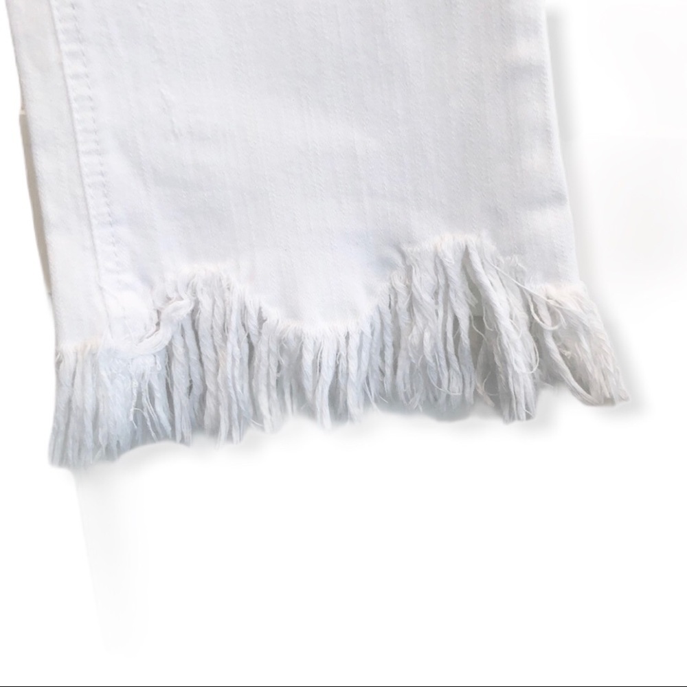 MOON RIVER High Rise Frayed Cropped Jeans - Picture 5 of 6
